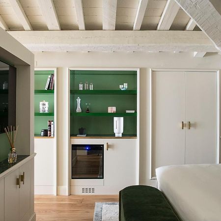 Hotel La Gemma Florenz Exterior foto The interior of a flat at the top of the building